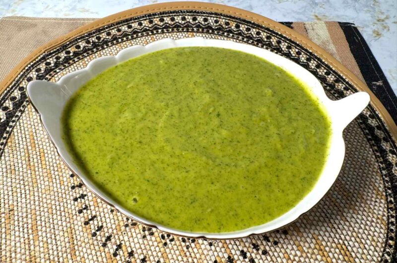 Sweet and Salty Apricot Green Chutney Recipe